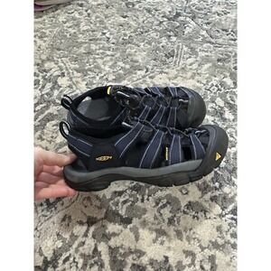 Keen Women's Sandals Size 8 Closed Toe Waterproof Hiking Outdoors Shoes
